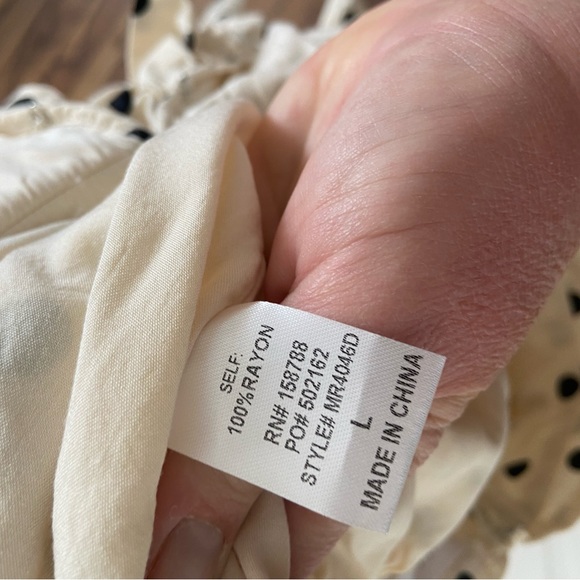 MABLE Gwendolyn Ruffle Top Polka Dot Romper Size Large - Picture 9 of 12